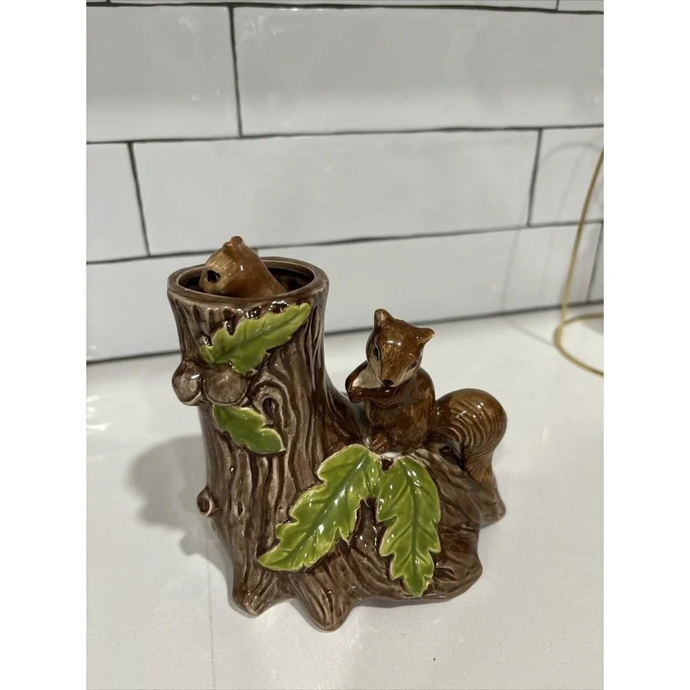 otagiri 1979 Musical Squirrels with tree stump Plays